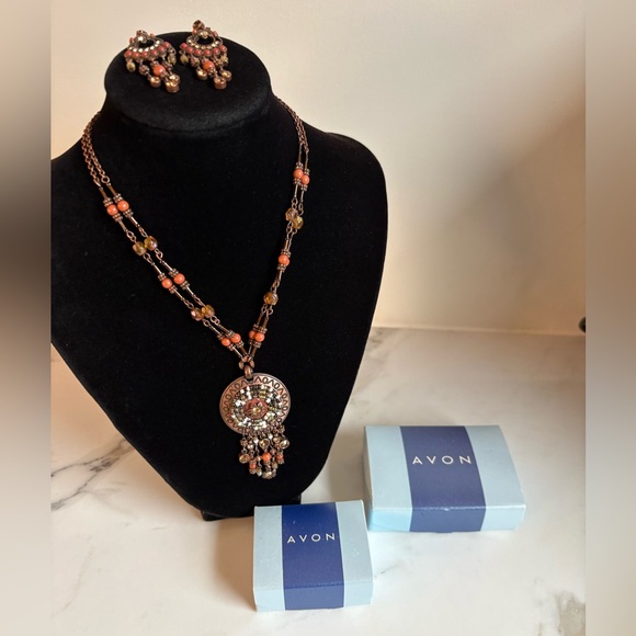 Vintage Avon Boho Medallion Necklace & Chandelier Earrings Set NIB 118 - Picture 11 of 14